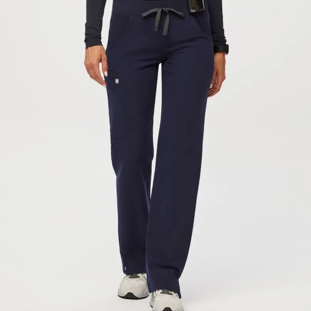 Figs Kade Cargo Scrub Pants: Navy